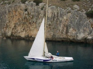 Renta de veleros y lanchas a motor